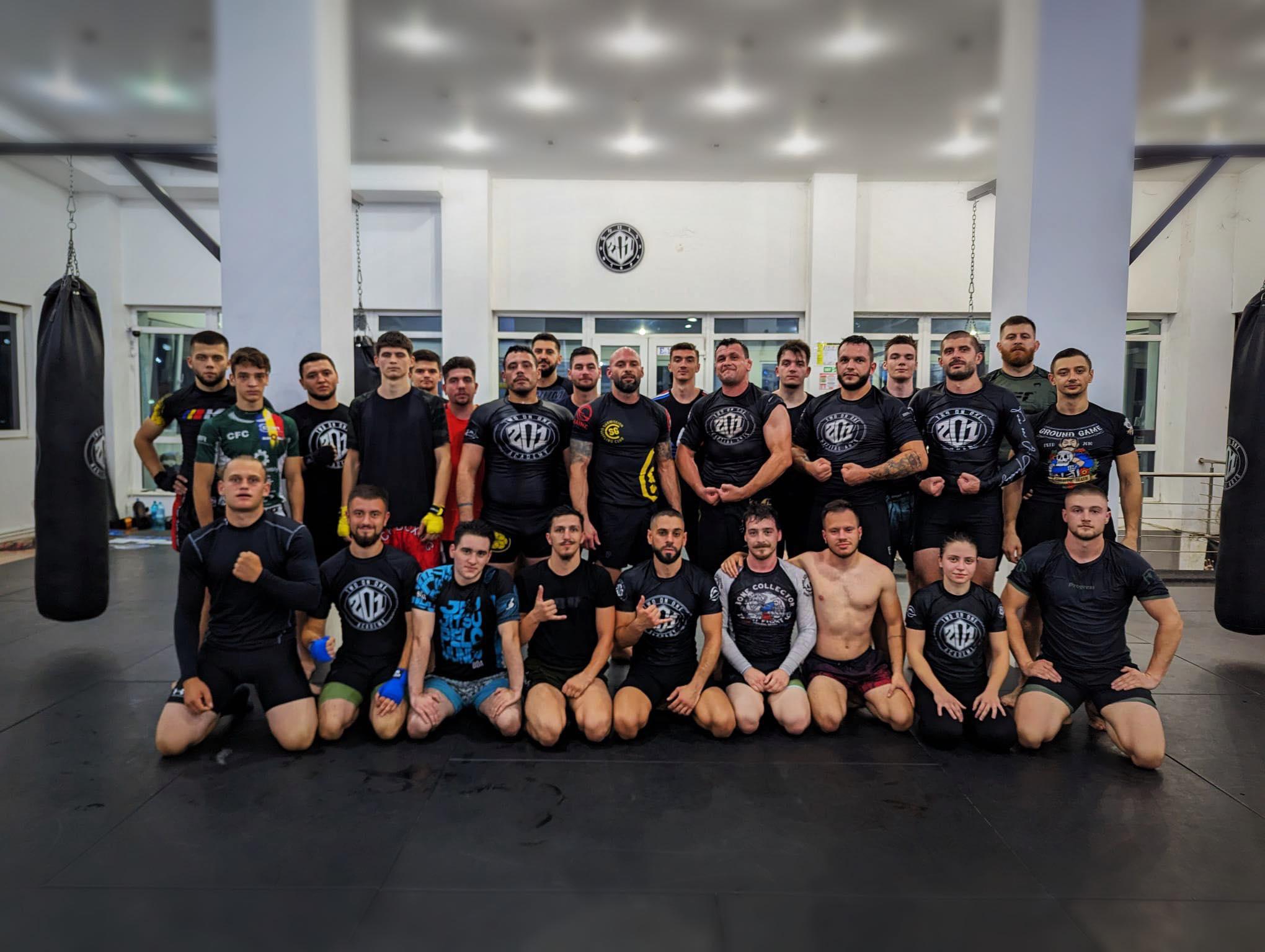 201 Academy — echipa